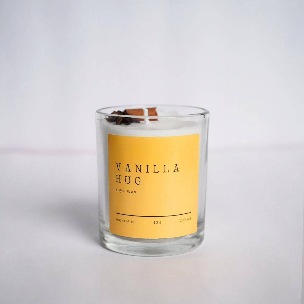 Vanilla Hug Scented Candle 220ml