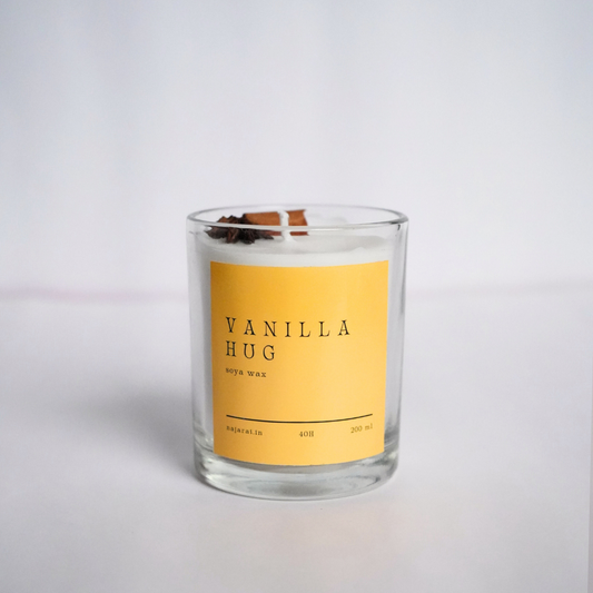 Vanilla Hug Scented Candle 220ml