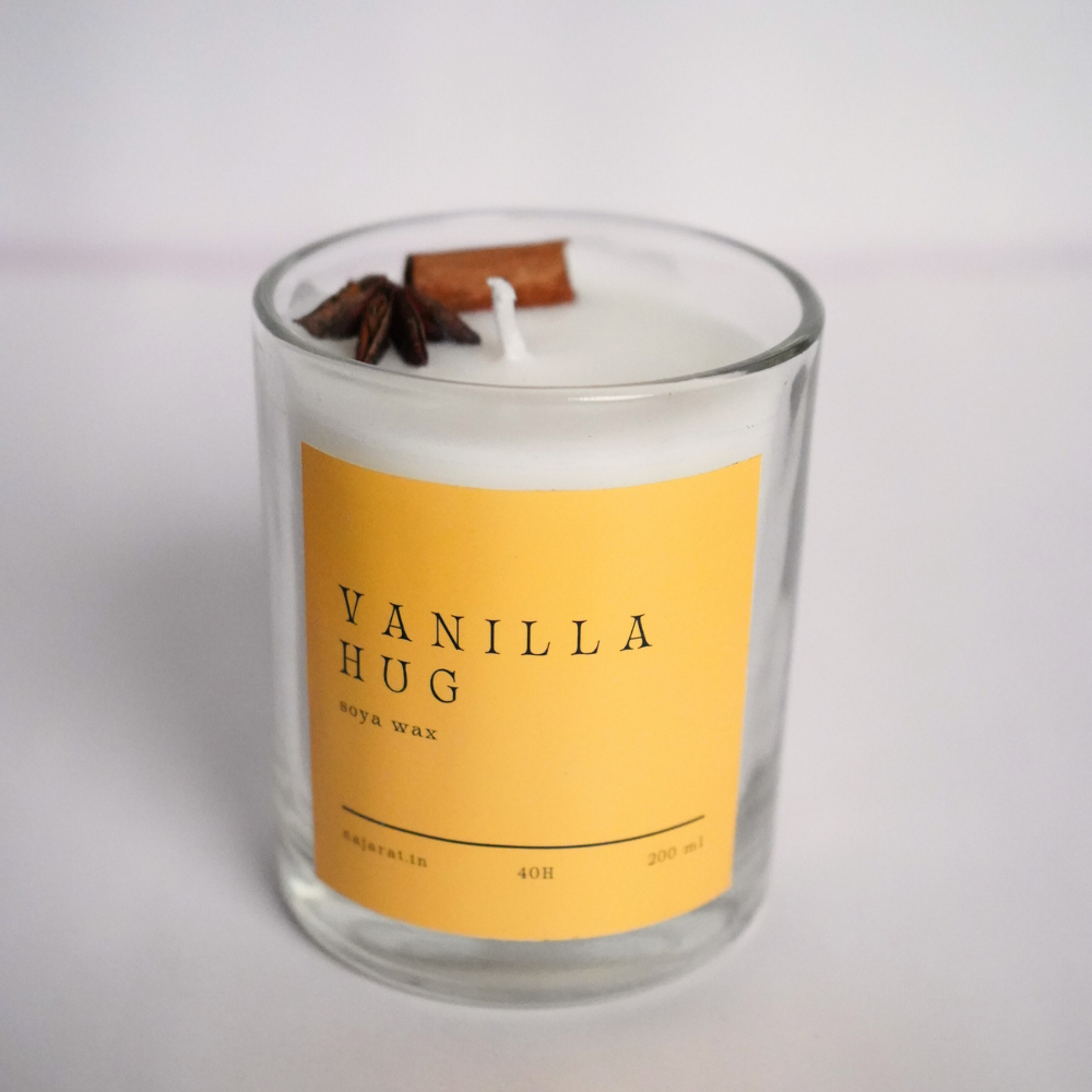 Vanilla Hug Scented Candle 220ml